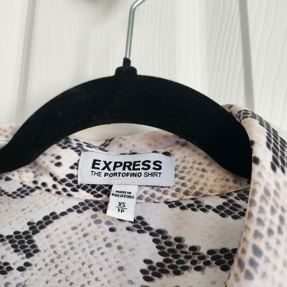 Express Pink Snake Print Sleeveless Portefino Blouse in size xs - Picture 3 of 4